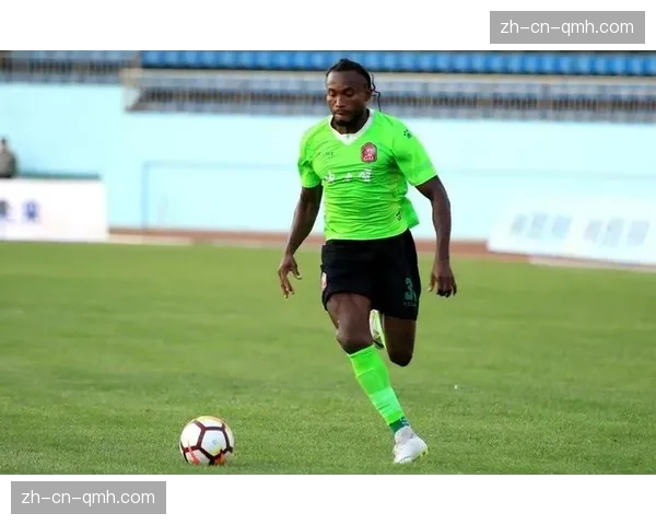 范德芬解围拦截数据亮眼 热刺后防核心缺阵加剧保级压力